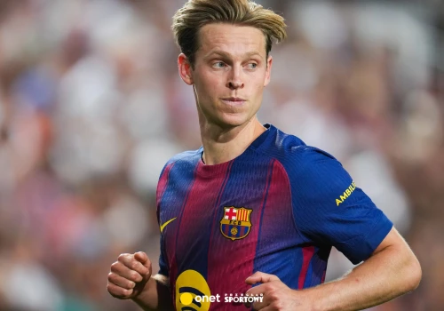 FC Barcelona naciska na Frenkiego de Jonga. Konflikt się pogłębia