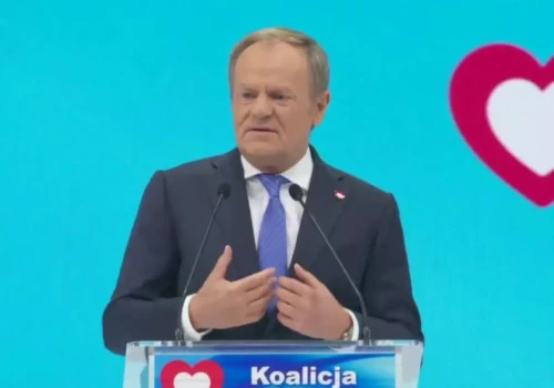 Tusk był na planie serialu, ale na uroczystości państwowe nie miał czasu? 