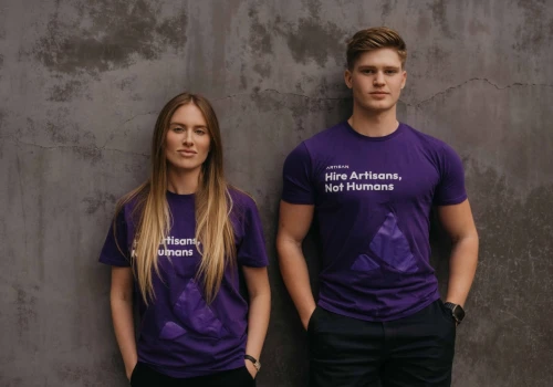 Startup od AI kazał światu przestać zatrudniać handlowców. Teraz sam ich zatrudnia