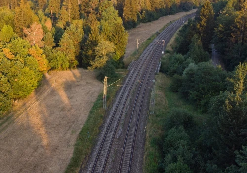 Pociąg zderzył się z samochodem w Bawarii. Około 150 pasażerów było uwięzionych w upale
