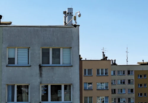 Kamery na wieżowcach. Czy dostrzegą wszystko co trzeba?