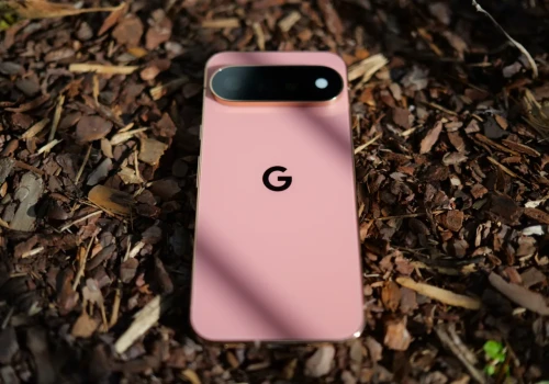 Google Pixel 11 Pro XL w naszych rękach. Tak prezentuje się nowy kolor