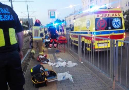 Strażnicy miejscy uratowali 45-latka na przystanku przy Alei Krakowskiej