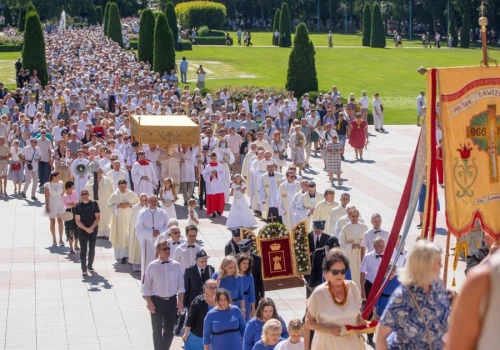 Nie tylko Polacy. Wśród pielgrzymów w Licheniu byli także amerykańscy żołnierze