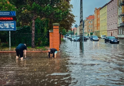 Ponad 50 interwencji strażaków po ulewie w Legnicy (FOTO)