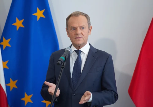 Rząd ogłasza rewolucyjne zmiany w podatkach. Podnosi drugi próg i podatek CIT. Część Polaków zapłaci stawkę 24 proc.