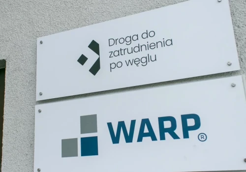 Dotacje na własne firmy nie od września. „Nadspodziewana liczba formularzy”