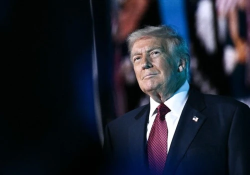 Cios za ciosem. Czarny sierpień Donalda Trumpa