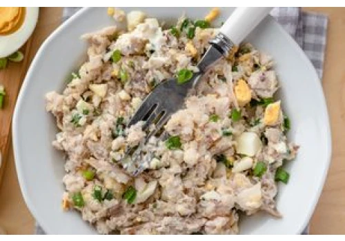 Te pasty kanapkowe mogą zastąpić wędliny. Polecane nie tylko w diecie seniora