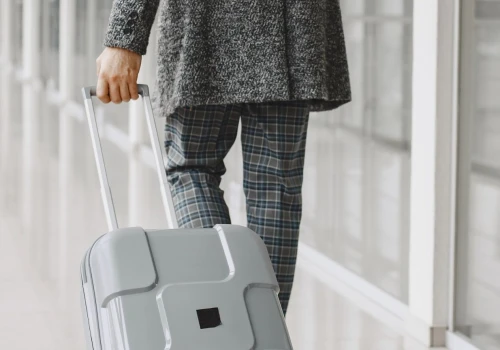 Walizka może być modnym dodatkiem. Te dwa modele wyglądają naprawdę luksusowo