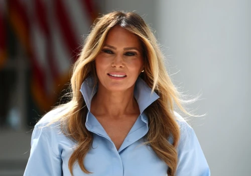 Melania pojawiła się po 32 dniach nieobecności. Tak ucięła wszelkie plotki