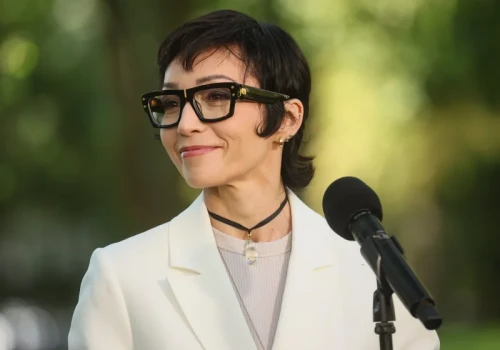 "Szalona profesor chciała dostać nawet 670 mln zł". Kulisy raportu z AI
