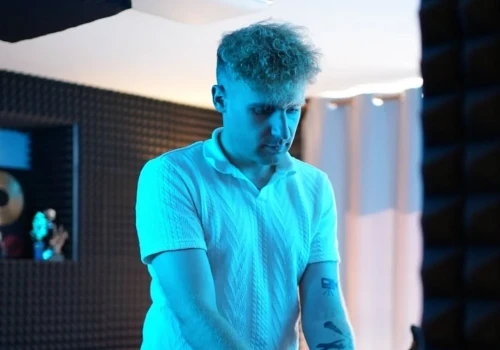 Levelon zaskoczył fanów. „Na noc wziąłem sobie dwie”