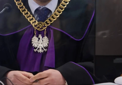 Nauczycielka stanie przed sądem za pracę po pijanemu. "Naraziła małoletnich"