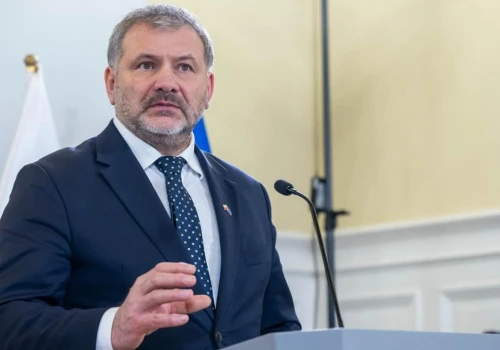 Ponad 100 prokuratorów ma aktywnie ścigać Polaków