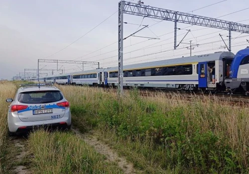 Pociąg nie miał szans się zatrzymać. 65-latek na torach