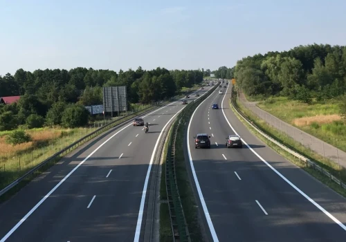 Spóźniłbym się o 7 dni i zapłacił karę za samochód. Sąd postawił sprawę jasno