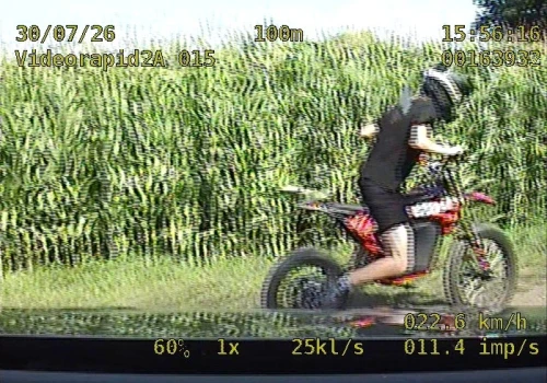 Motocyklista poszukiwany przez policję. Rozpoznajesz go?
