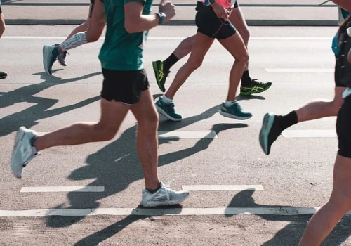 Duże utrudnienia w ruchu w Olsztynie. Ulicami miasta przebiegnie Citi Ukiel Sunset Run 2026