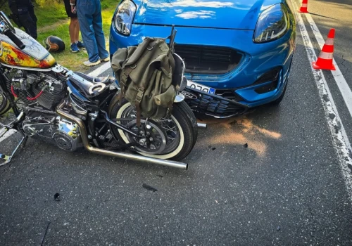 Harley zderzył się z Fordem w rejonie Rozdroża Izerskiego