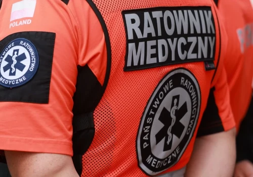 Nastolatka spadła z dachu kamienicy. Groźne zdarzenie w Ciechanowie