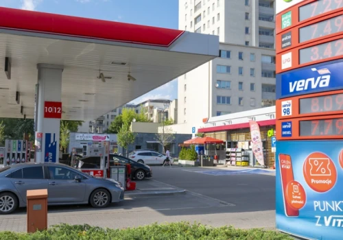 Rząd szykuje nowe podatki. Branża ostrzega przed skutkami dla kierowców