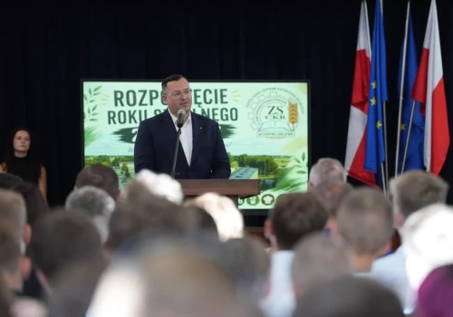 Nawet 800 zł miesięcznie dla młodzieży ze wsi. Ministerstwo szykuje nowe stypendia