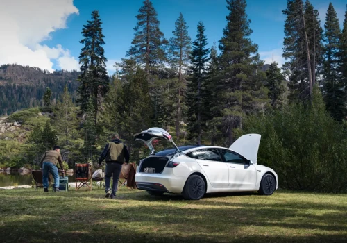 Tesla pokazuje dane o FSD przed głosowaniem w UE. Twierdzi, że system jest 4,1 razy bezpieczniejszy