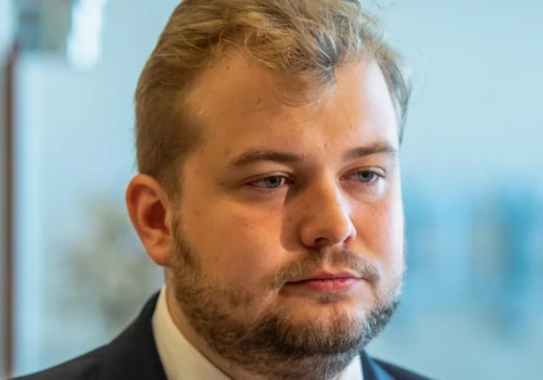 "Tłumaczenia dla idiotów". Ekspert zwraca się do posła