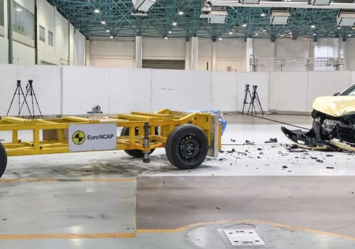 Chiński rywal VW Golfa z 5 gwiazdkami Euro NCAP. Rozbito też trzy inne auta