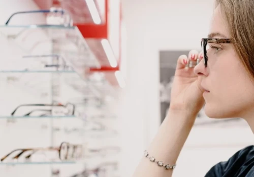 Astygmatyzm a okulary – jakie będą najlepszym wyborem?