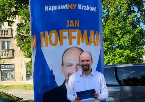 „Bitwa o Kraków” bez lidera referendum. Kandydaci starli się w studiu, Jana Hoffmana zabrakło