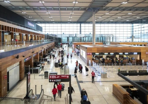 Ewakuowano terminal lotniska w Berlinie. "Nie można wykluczyć zagrożenia"