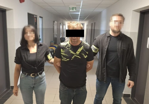 Ścigany listem gończym 37-latek zatrzymany w Lublinie. Ukrywał się w mieszkaniu