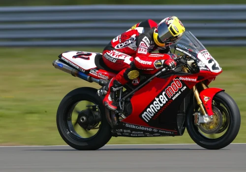 To Ducati pamięta jeden z najlepszych sezonów British Superbike. Teraz można je kupić