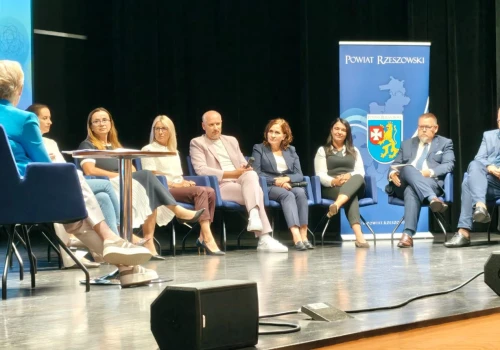 Powiat Rzeszowski chce wzmocnić pomoc psychologiczną. Na UR odbyło się Forum Zdrowia Psychicznego