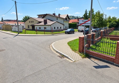 Zakaz zatrzymywania na ul. Korbońskiego coraz bliżej. Kracik: realizacja potrwa nawet dwa miesiące – o ile znajdą się pieniądze