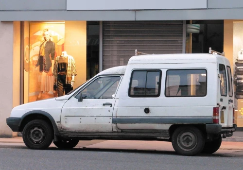 To było Berlingo przed Berlingo. Citroën C15 Familiale miał nawet pięć miejsc