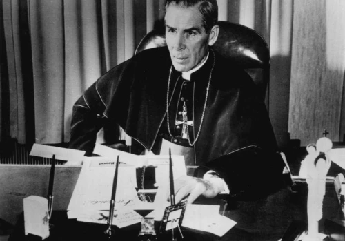 61 lat codziennej adoracji. Źródło misyjnego zapału Fultona Sheena