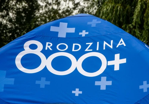 Wrześniowa niespodzianka dla części rodziców. Szybszy zastrzyk pieniędzy