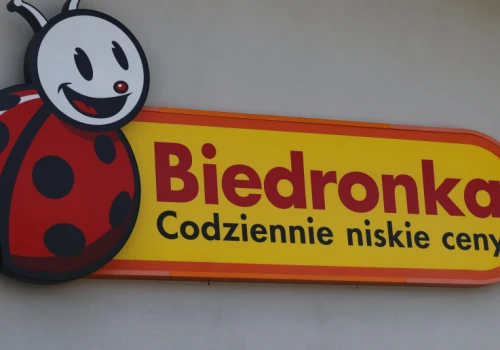 Biedronka daje czas do 8 września. Potem starsza wersja aplikacji przestanie działać