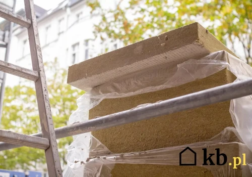 Po 20 latach od budowy zaczęli planować wymianę ocieplenia. To ich całkowicie zaskoczyło