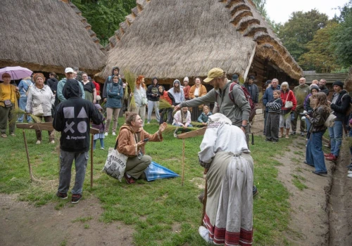 Niedziela z Lnem. Dawne tradycje ożyły w lubelskim skansenie