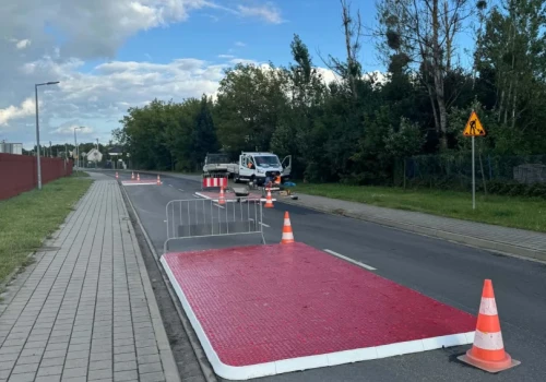 Przedsiębiorcy z Wąbrzeskiej niezadowoleni z szykan. Problem pokazuje brak obwodnicy