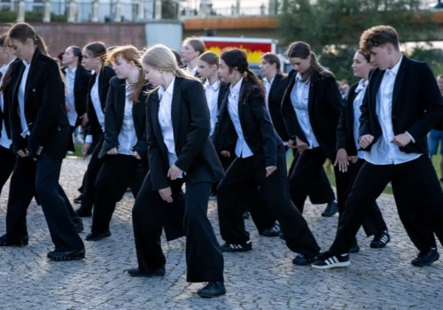 „We Are the World” na finał Muzycznych Podróży. Konin bawił się i pomagał Kamili