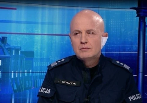 Policyjny wielbiciel granatników przed sądem. Odczytano akt oskarżenia gen. Szymczyka