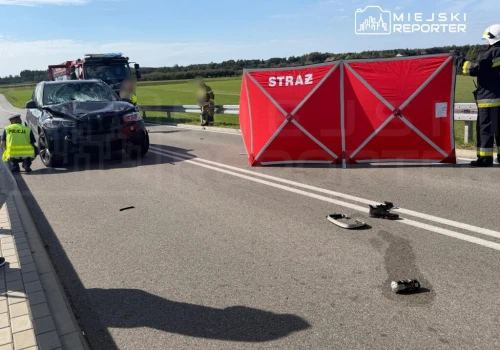 Rowerzysta wyjechał pod BMW. Został śmiertelnie potrącony