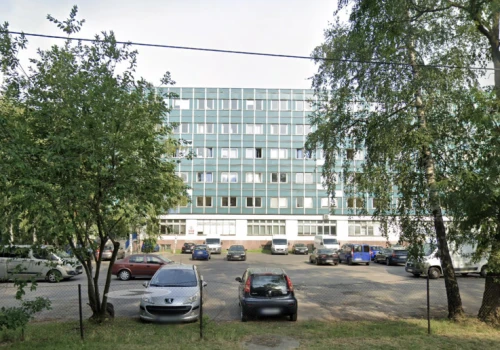Stoi tu od czasów PRL-u. Teraz go wyburzą i zbudują mieszkania