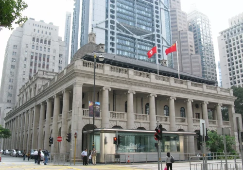 Rosyjskie złoto odpływa do Hongkongu. 100 ton kruszcu wymknęło się spod zasięgu sankcji