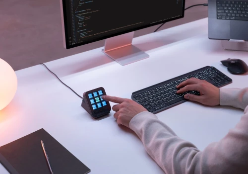 Programiści będą zachwyceni! Logitech pokazuje dedykowany kontroler AI z kultowej serii MX!